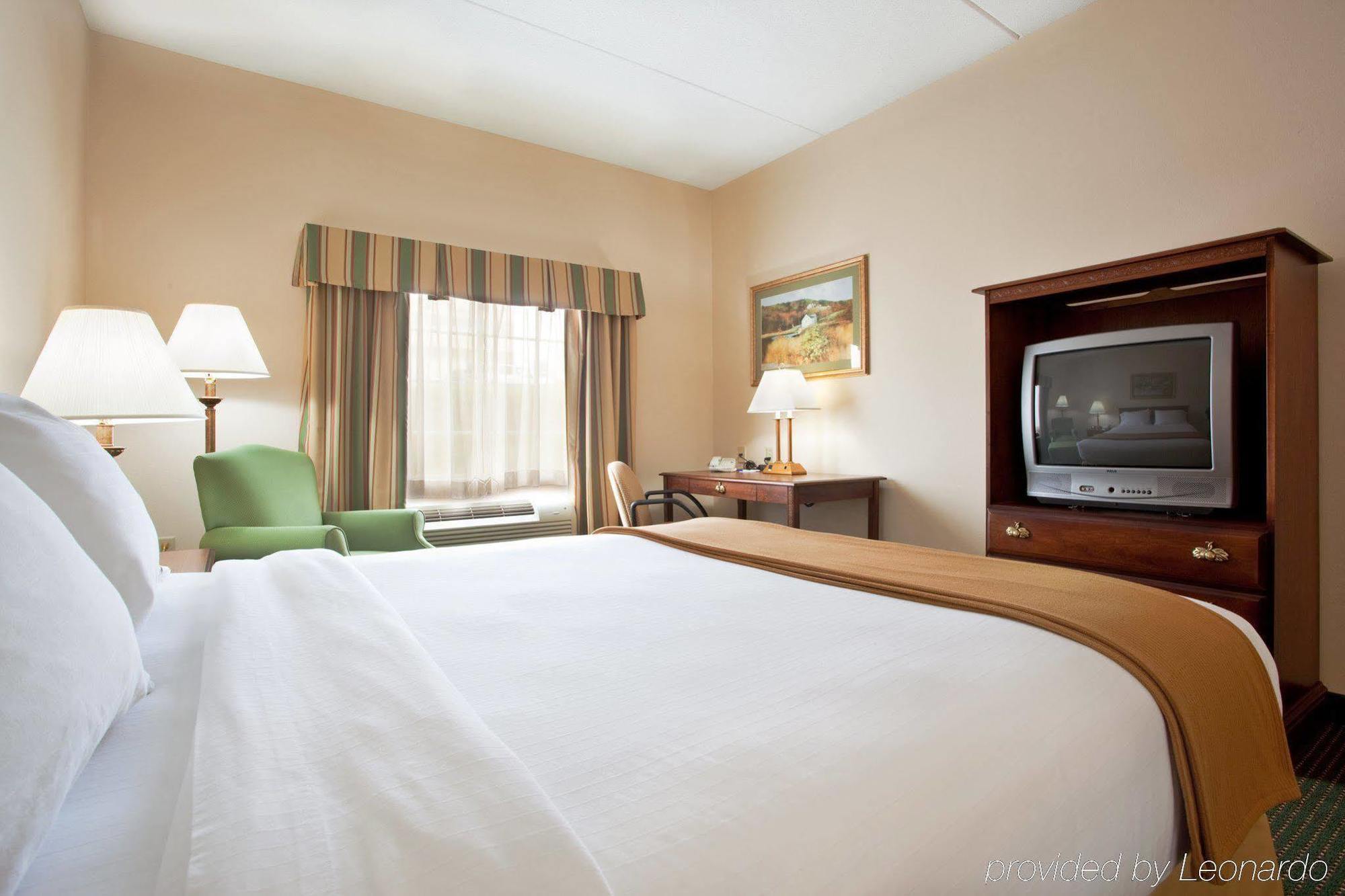 Holiday Inn Express Mount Pleasant- Scottdale, An Ihg Hotel Zewnętrze zdjęcie